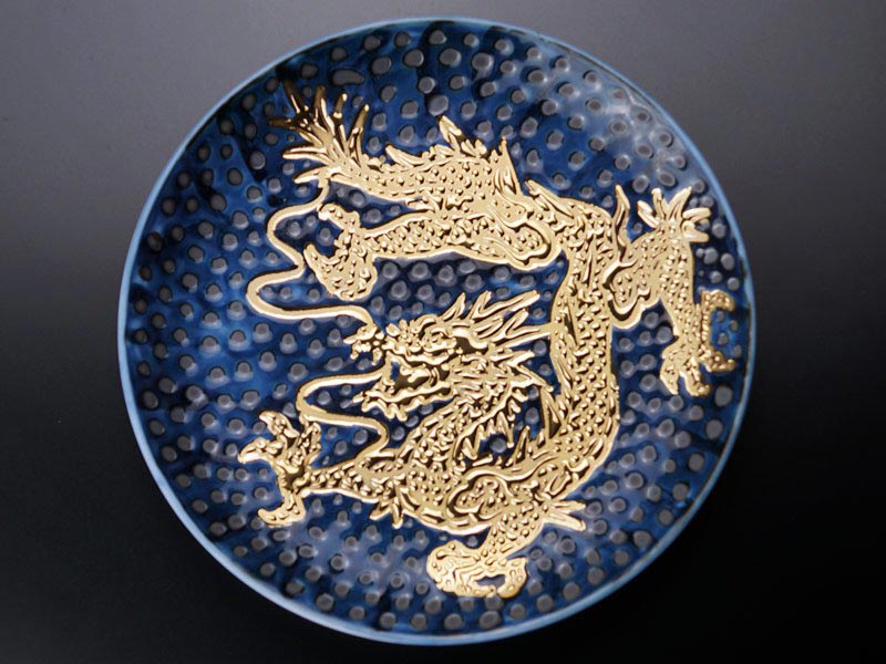 漆黒に映える黄金の龍！飾り絵皿 天目金彩龍図 - JTOPIA