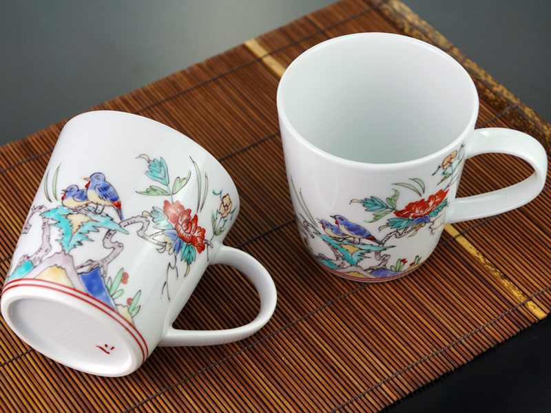 【有田焼】ペアマグカップ 色絵梅花鳥図の商品紹介写真3
