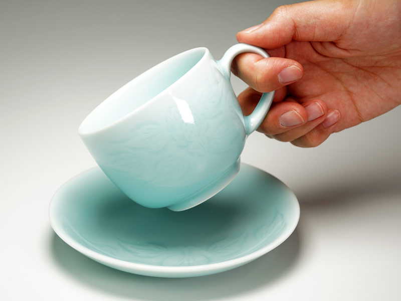 【有田焼】コーヒーカップ 青白磁牡丹彫の写真5