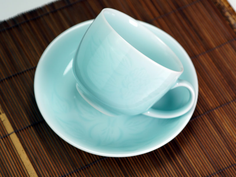 【有田焼】コーヒーカップ 青白磁牡丹彫の写真6