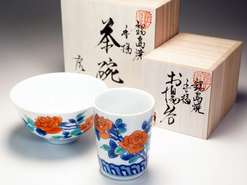 【有田焼】湯呑茶碗セット 染錦吉祥薔薇図の商品紹介写真3