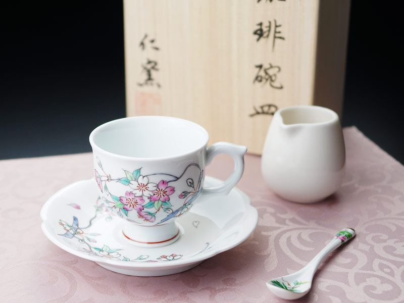 【有田焼】コーヒーカップ 色絵桜の写真1