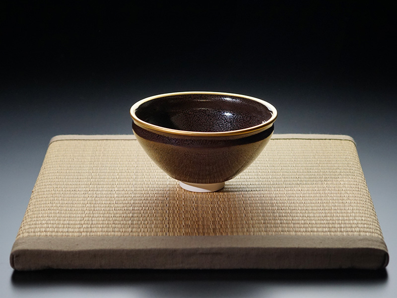 【有田焼】抹茶茶碗 油滴天目茶盌(金覆輪仕立)の写真2