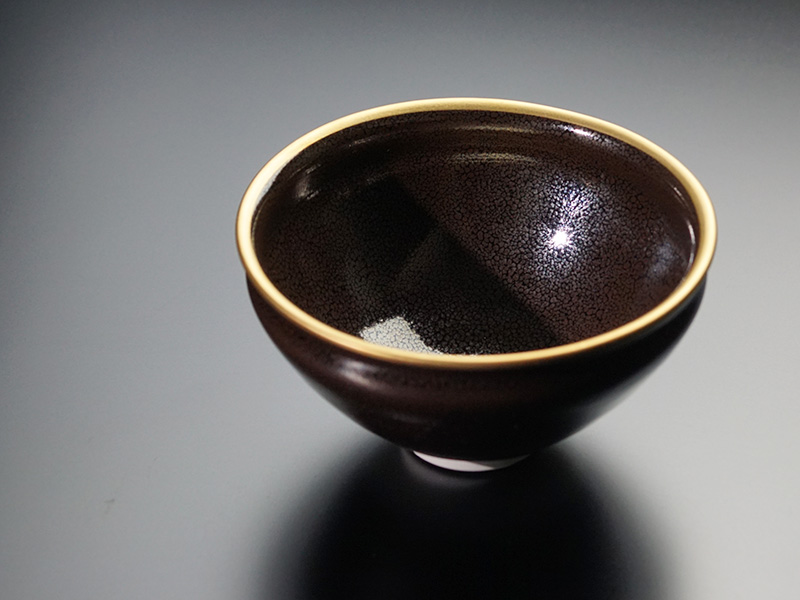 【有田焼】抹茶茶碗 油滴天目茶盌(金覆輪仕立)の写真1