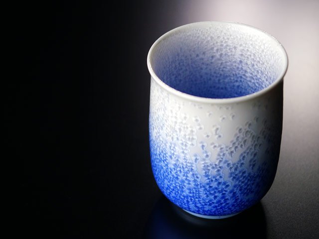 【有田焼】湯呑み 藍染水滴の商品紹介写真4