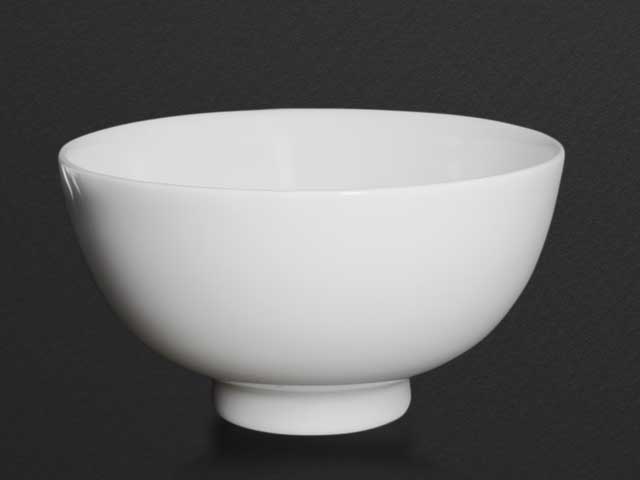 【朝日新聞掲載】手ロクロ、手彫りの白磁茶碗の商品紹介写真5