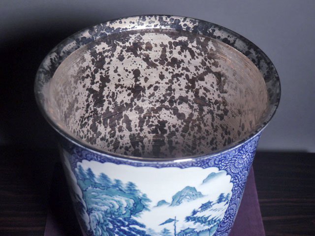 【有田焼】飾り花瓶 染錦白金彩蛸唐草割山水図の写真3